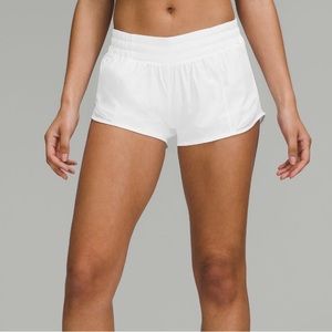Women’s Lululemon White Hotty Hot lined shorts 2.5”